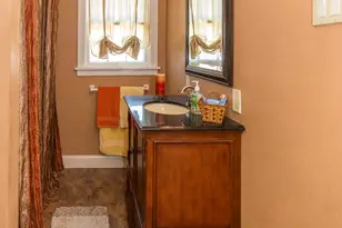 811 W Benton St, Wapakoneta, OH 45895 - Photo 20
