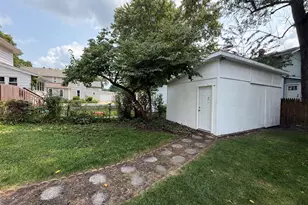 212 E Spring Ave, Bellefontaine, OH 43311 - Photo 12