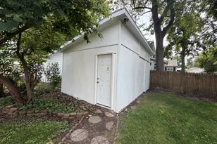212 E Spring Ave, Bellefontaine, OH 43311 - Photo 10