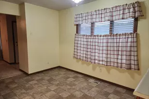 521 Julia St, Urbana, OH 43078 - Photo 6