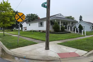824 W Jay St, Saint Marys, OH 45885 - Photo 4