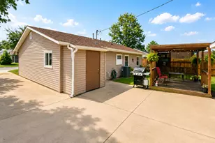 1500 Wright St, Bellefontaine, OH 43311 - Photo 6