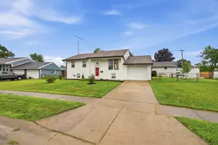504 Funston Ave, New Carlisle, OH 45344 - Photo 2