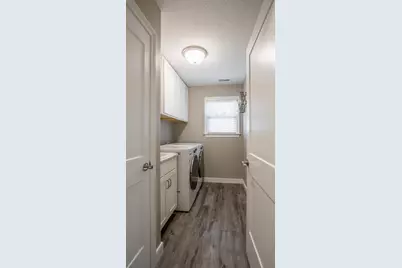 607 W Bentley Circle, Troy, OH 45373 - Photo 20