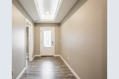 607 W Bentley Circle, Troy, OH 45373 - Photo 6