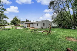 37 Weinland St, New Carlisle, OH 45344 - Photo 2