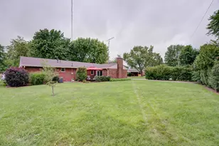 327 S Chippewa Dr, Greenville, OH 45331 - Photo 8