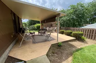310 Woodview Dr, Bellefontaine, OH 43311 - Photo 2