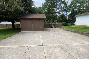 310 Woodview Dr, Bellefontaine, OH 43311 - Photo 20