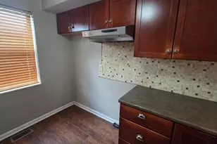 1228 Lincoln Ave, Wapakoneta, OH 45895 - Photo 6