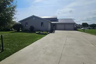 95 Southmoor Shores Dr, Saint Marys, OH 45885 - Photo 2