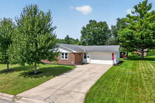 803 Ridgeview Dr, Bellefontaine, OH 43311 - Photo 2