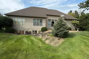 2550 Meadowpoint Dr, Troy, OH 45373 - Photo 4
