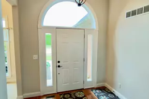 2550 Meadowpoint Dr, Troy, OH 45373 - Photo 10