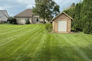 2550 Meadowpoint Dr, Troy, OH 45373 - Photo 8