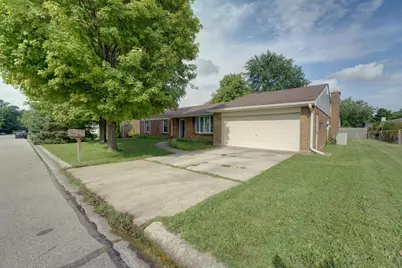 1381 Oaktree Drive, Greenville, OH 45331 - Photo 2