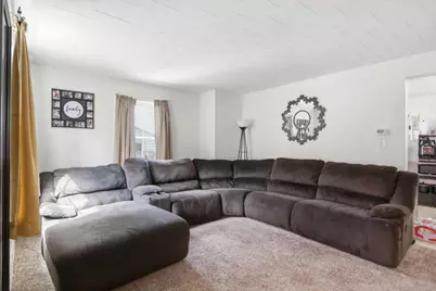 4933 Lindbergh Boulevard, Dayton, OH 45449 - Photo 4