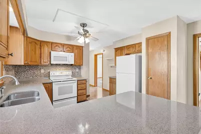 1309 Mohican Trail, Wapakoneta, OH 45895 - Photo 10