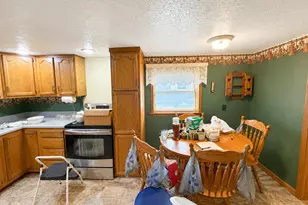 218 Harrison St, Kenton, OH 43326 - Photo 4