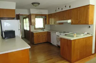 827 Hickory Ln, Troy, OH 45373 - Photo 6