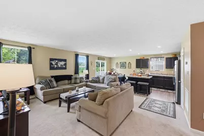 215 S Tuttle Road, Springfield, OH 45505 - Photo 4