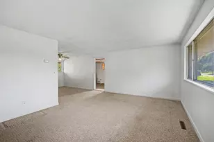 4451 Longfellow Ave, Dayton, OH 45424 - Photo 6
