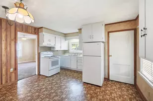 807 Court St, Wapakoneta, OH 45895 - Photo 8