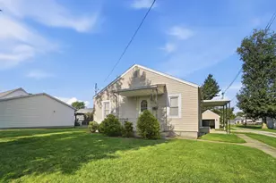 807 Court St, Wapakoneta, OH 45895 - Photo 2