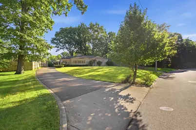 508 N Broadmoor Boulevard, Springfield, OH 45504 - Photo 2