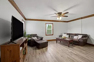 640 W Main St, Tipp City, OH 45371 - Photo 6