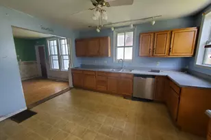 726 E Spring St, Saint Marys, OH 45885 - Photo 8