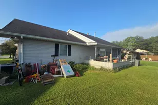 1107 Yorkshire Ct, Celina, OH 45822 - Photo 2