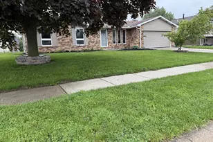 905 Canterbury Dr, Celina, OH 45822 - Photo 2