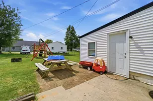 303 Washington St, Wapakoneta, OH 45895 - Photo 38