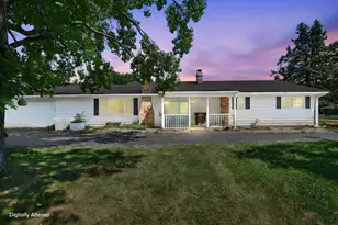 2430 W Choctaw Dr, London, OH 43140 - Photo 1