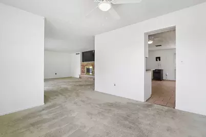 2430 W Choctaw Drive, London, OH 43140 - Photo 12