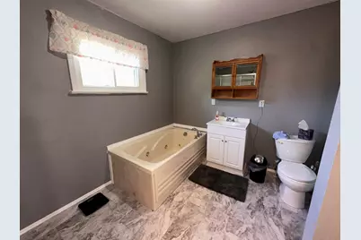 429 N Madriver Street, Bellefontaine, OH 43311 - Photo 32