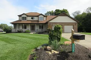 2035 Canterbury Ct, Troy, OH 45373 - Photo 2