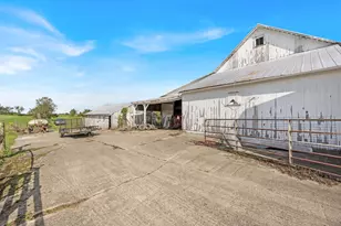 697 Township Road 31, Bellefontaine, OH 43311 - Photo 32