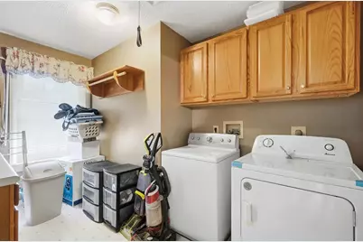 660 Golf View Court, Vandalia, OH 45377 - Photo 48