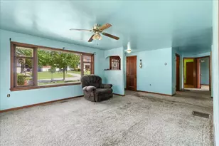 212 E Auburn Ave, Bellefontaine, OH 43311 - Photo 10