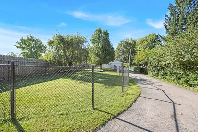 533 E Chillicothe Avenue, Bellefontaine, OH 43311 - Photo 14