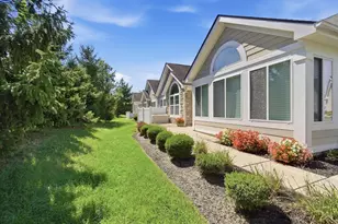 4706 Cobblestone Dr, Tipp City, OH 45371 - Photo 2