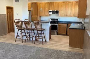 105 Wapa St, Wapakoneta, OH 45895 - Photo 4