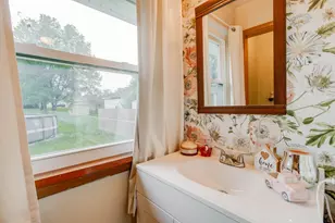 6 E Silver St, Wapakoneta, OH 45895 - Photo 32