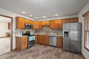 3241 Sioux Dr, Piqua, OH 45356 - Photo 10