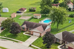 3241 Sioux Dr, Piqua, OH 45356 - Photo 2