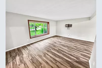 6800 Curtwood Drive, Tipp City, OH 45371 - Photo 8