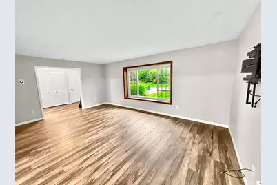 6800 Curtwood Drive, Tipp City, OH 45371 - Photo 6