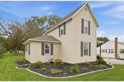 605 Dearbaugh Avenue, Wapakoneta, OH 45895 - Photo 2